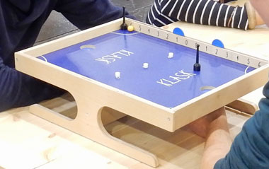 Klask being played at Spiel '15